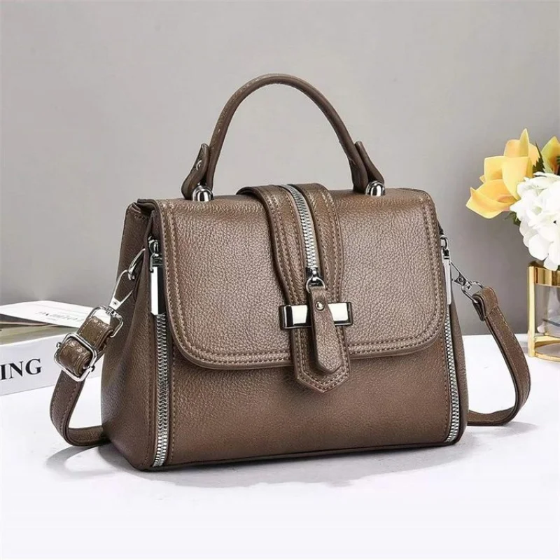 

Trendy Designer Paris Fashion Crossbody Bag In Solid Color Best For Women's Casual Style