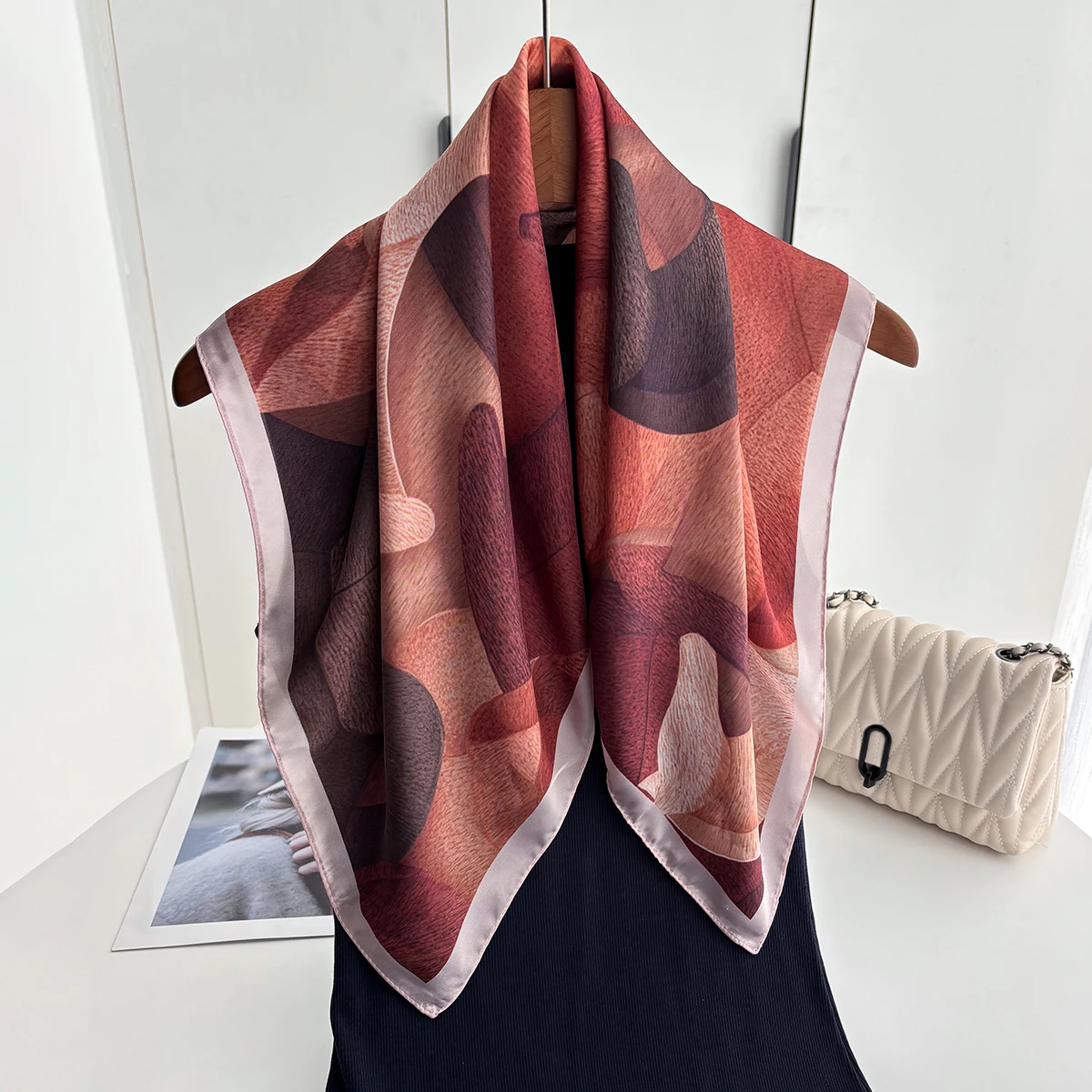 Damen Quadratischer Luxus-Seidenschal, Elegantes Design-Print-Stirnband, Kleine Haarschals, Damen-Taschentuch, Bandana – Detail 9
