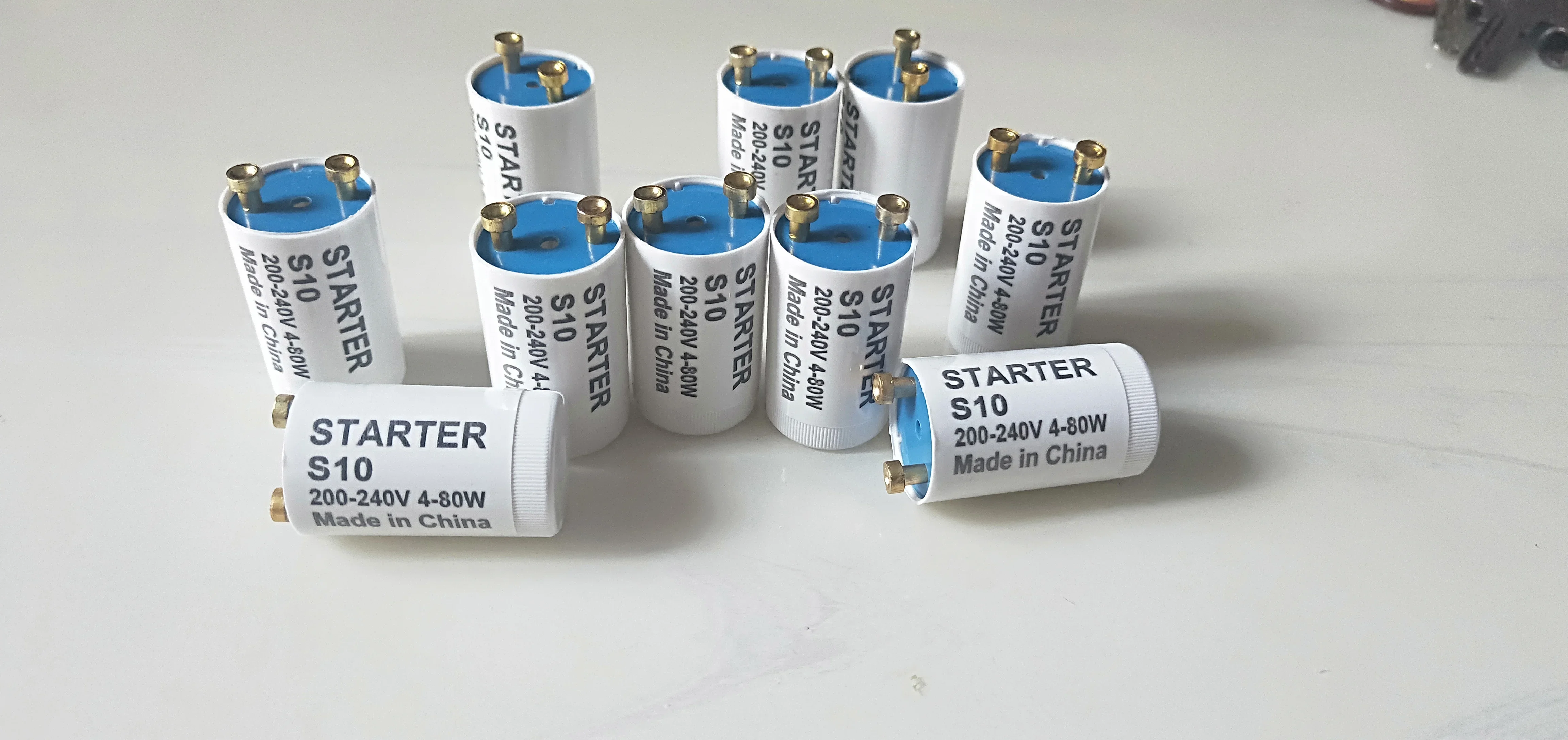 25pcs/lot Fluorescent Tube Starter For 4-80W180-250VAC Fluorescent Lamp Fuse Electronic Starter the Fluorescent Lamp Starters