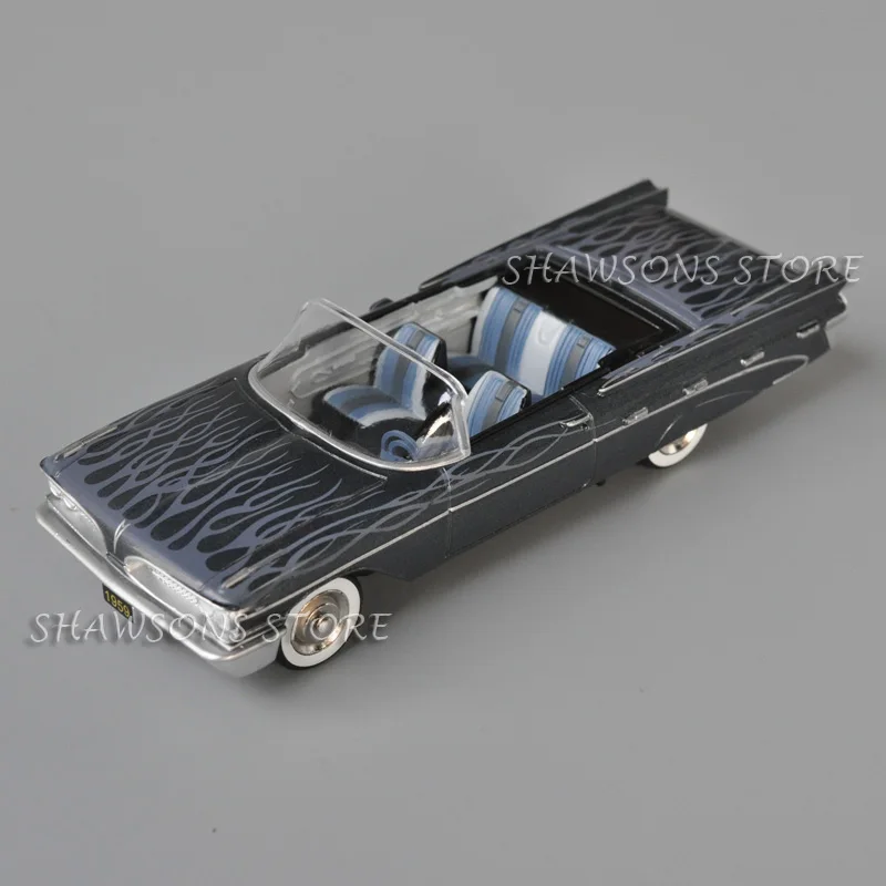 1:43 Scale Diecast Metal Classic Vintage Car Model Toys Pontiac Bonneville Convertible Miniature Replica