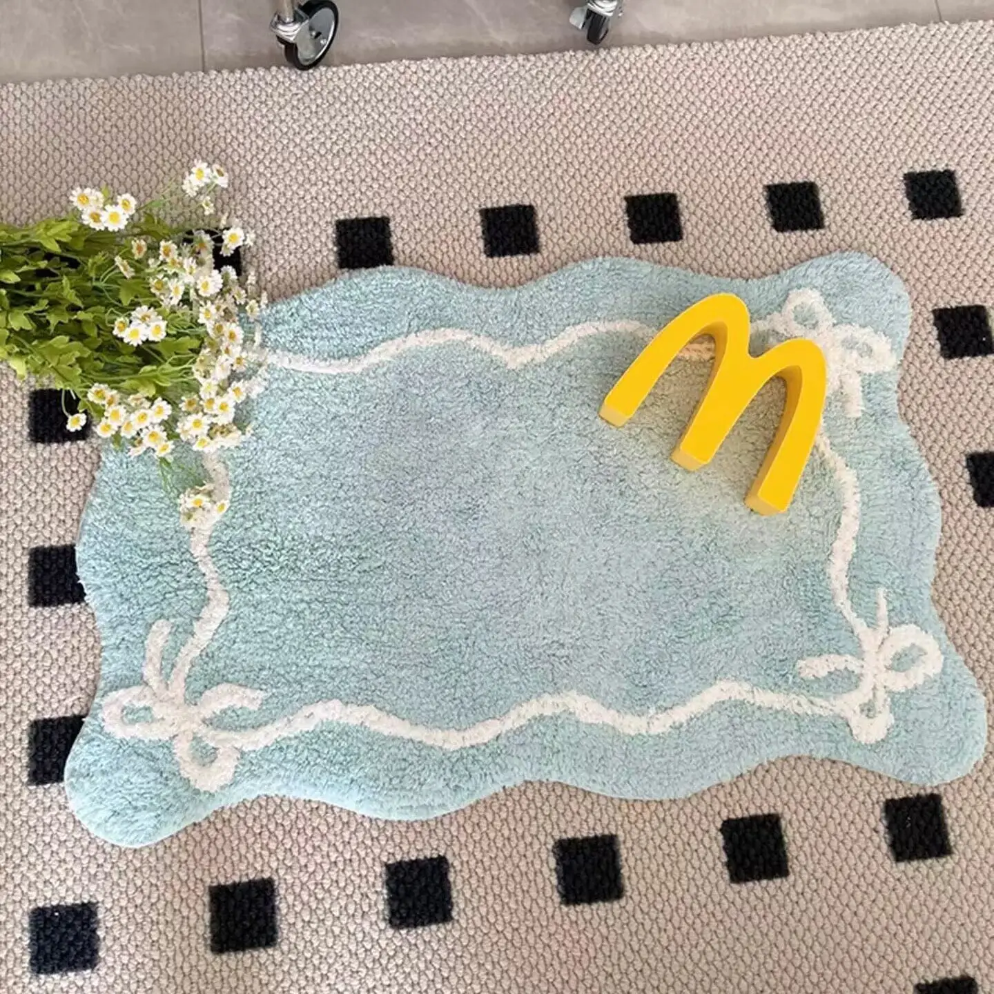 

VIKAMA Cute Plush Rug, Bathroom Doorway Water-Absorbing Anti-Slip Mat, Girl's Bedside Rug for Bedroom, Home Decor