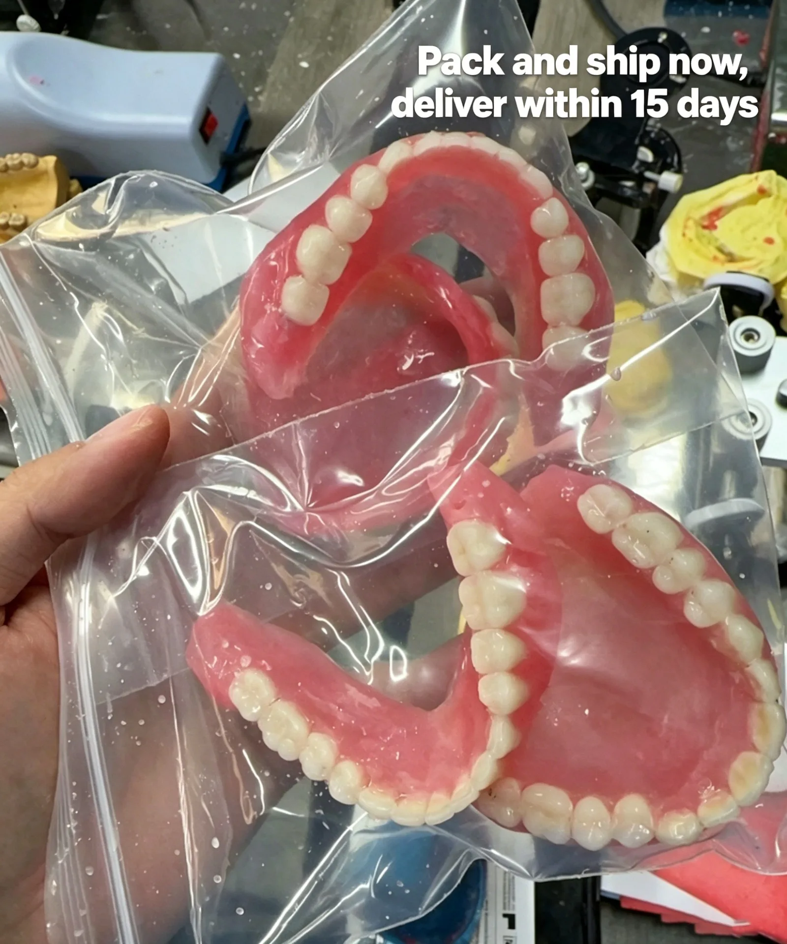Dentures supérieures et inférieures en silicone confortables et faites à la main, dents de simulation pour les repas et les activités de plein air, restaurez votre sourire de jeunesse.