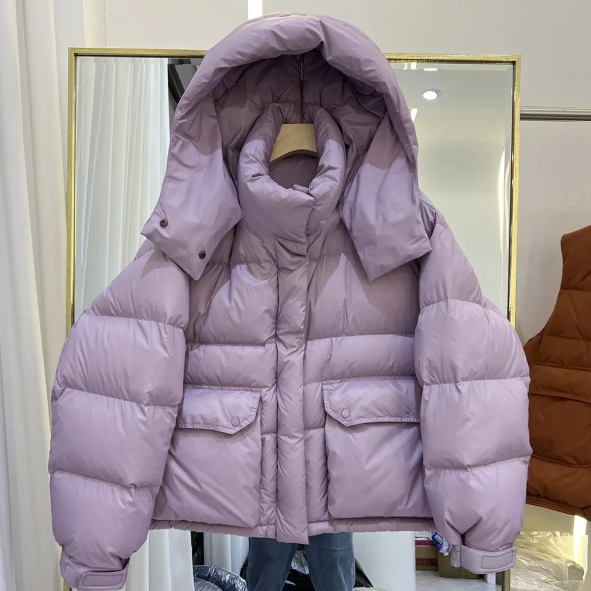 

2024 new style warm down jacket ladies short short and small thickened hooded bread jacket white down jacket free delivery