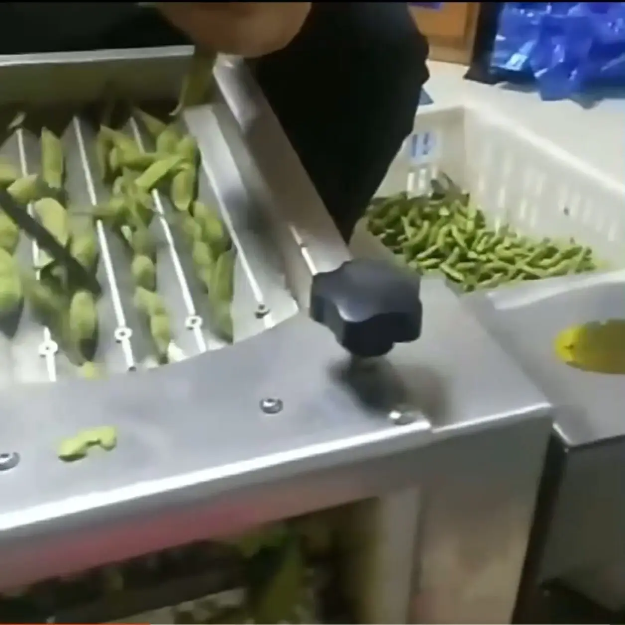 Edamame Shell Remov…