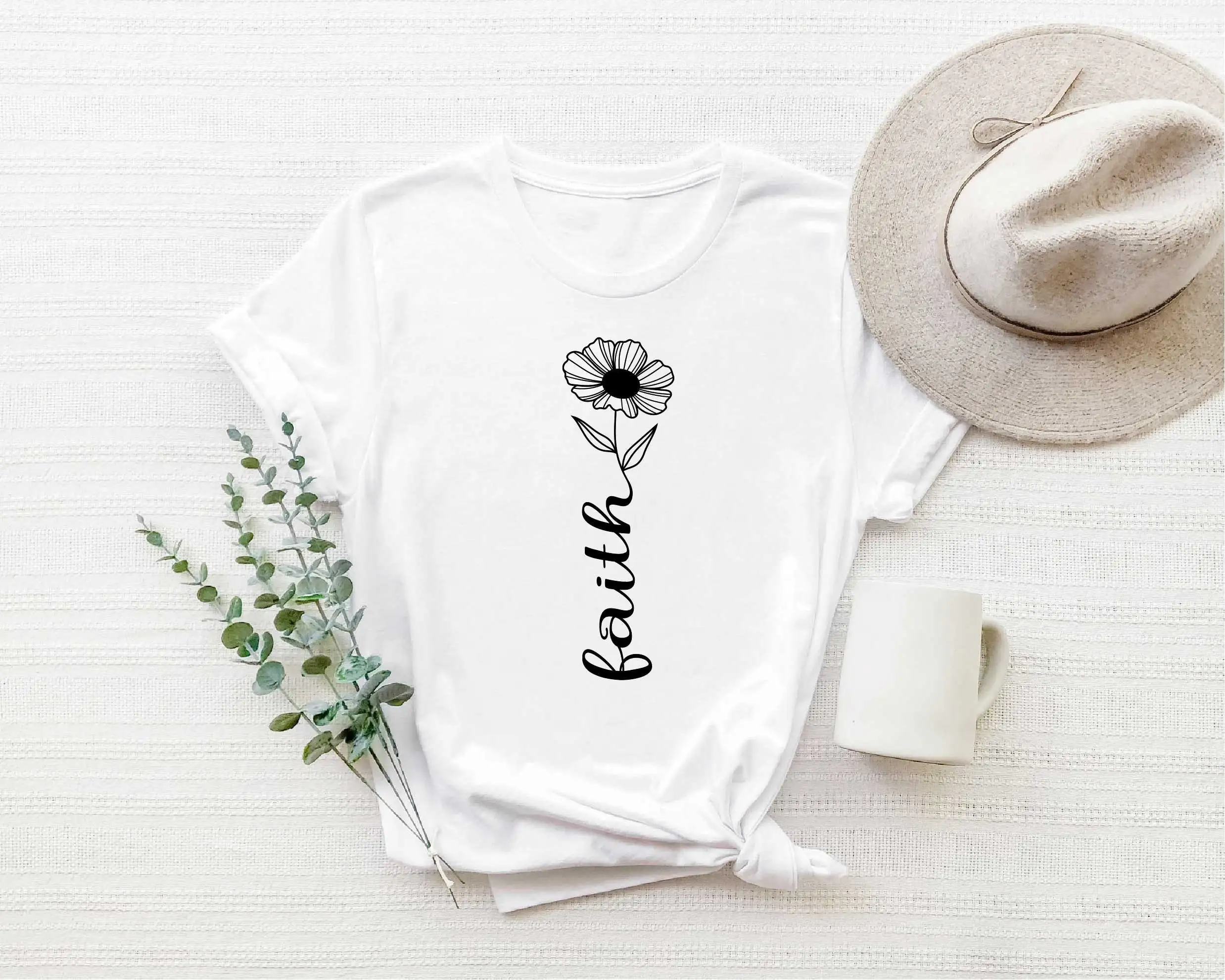 Camiseta de fe de flores, flores silvestres, amante de la naturaleza floral, luna botánica para mujer