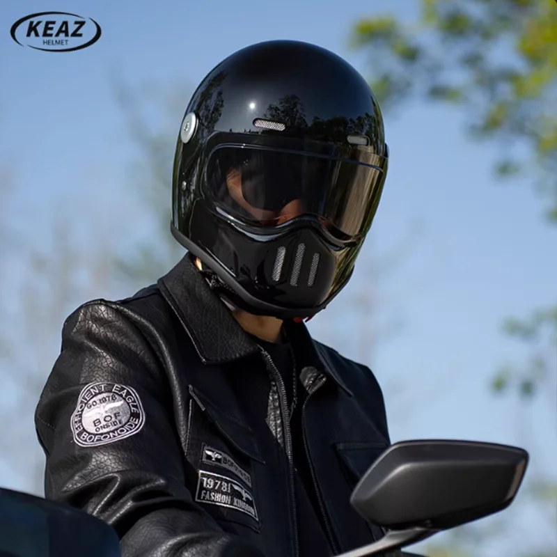 Iconic Pig Nose Styling Full Face Motorcycle Helmet with Glossy Finish and Comfortable Interior Perfect for Cruiser and Scooter