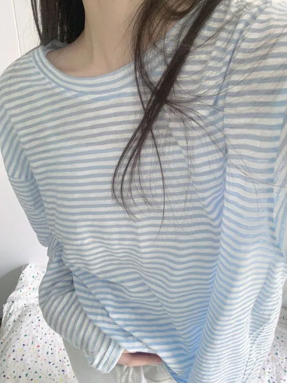 T-shirt da donna allentata dimagrante lunga a righe blu primavera 2025 Nuovo strato base Sle irt Top pigro Sle di piccole dimensioni