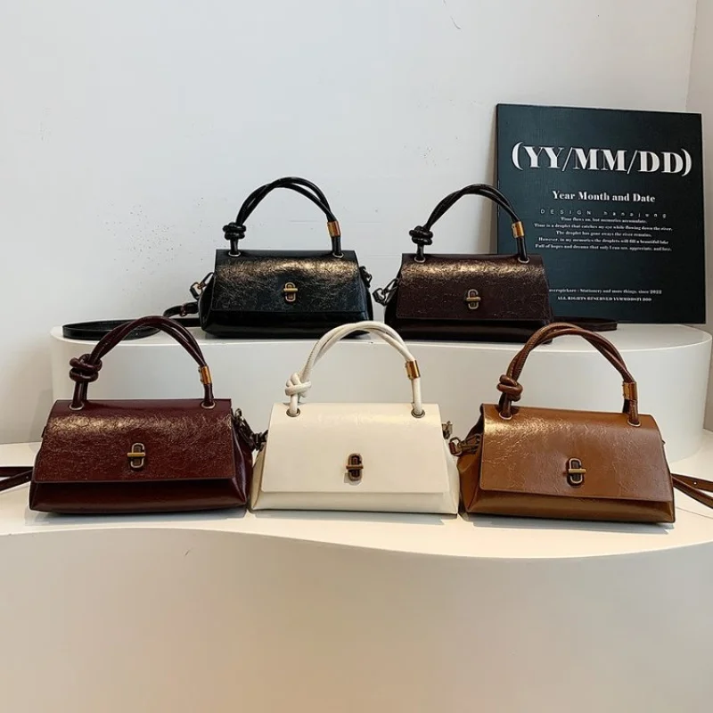 

Fashionable Ladies Hand Bags Crafted From Leather Featuring Popular Classic Elegant And Casual Vintage Commuter Style​
