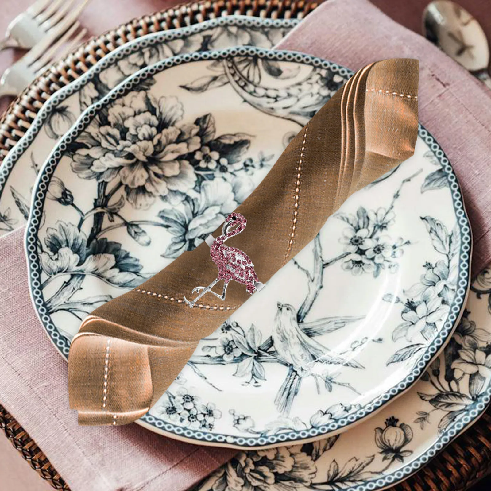 

4Pcs Napkin Rings Flamingo Style Alloy Lightweight Decorative Party Dinner Table Ornament Napkin Holder