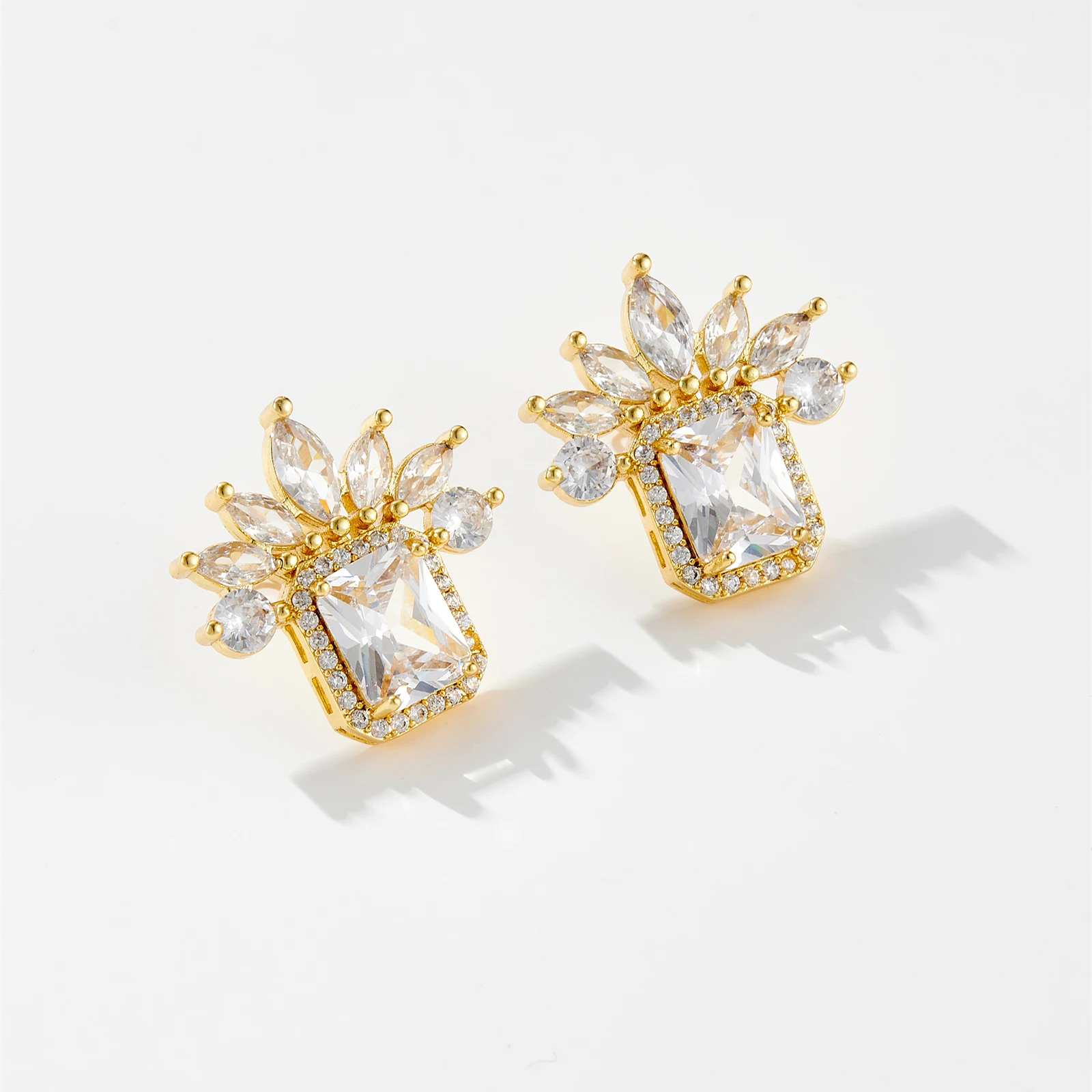 

VEWANT Women New 925 Sterling Silver CZ Zircon Stud Earring Clips Piercing Pendientes 2025 Luxury Fine Wedding Party Jewelry