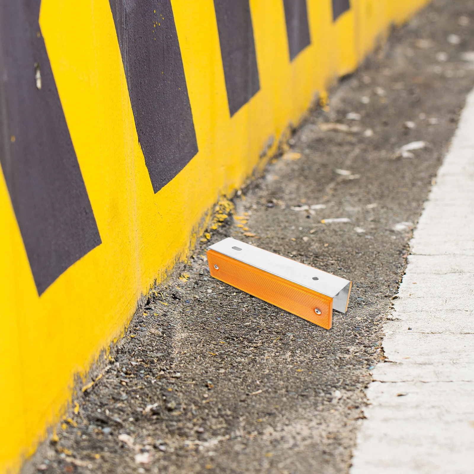 2Pcs Outdoor Road Safety Reflector High Visibility Reflective Material for Adverse Weather Roadway Pavement Marking Traffic