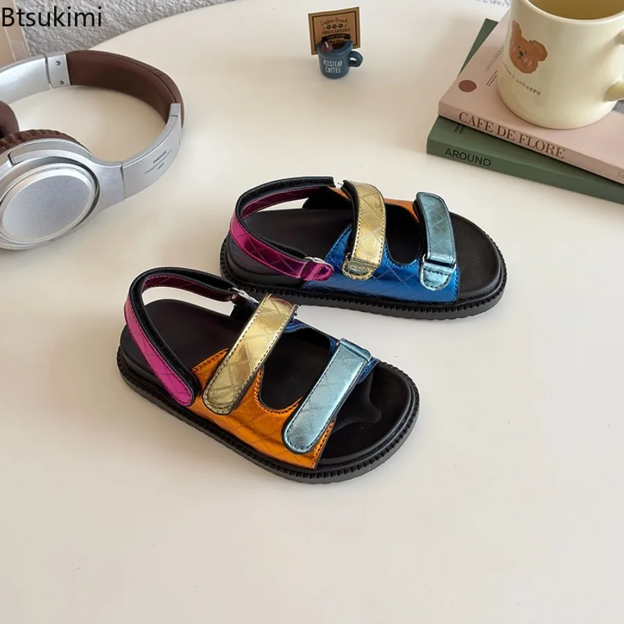2026 Summer New Style Versatile Girls' Colored Sandals for Middle and Large Children, Outdoor Beach Shoes for Girls Aged 4-12