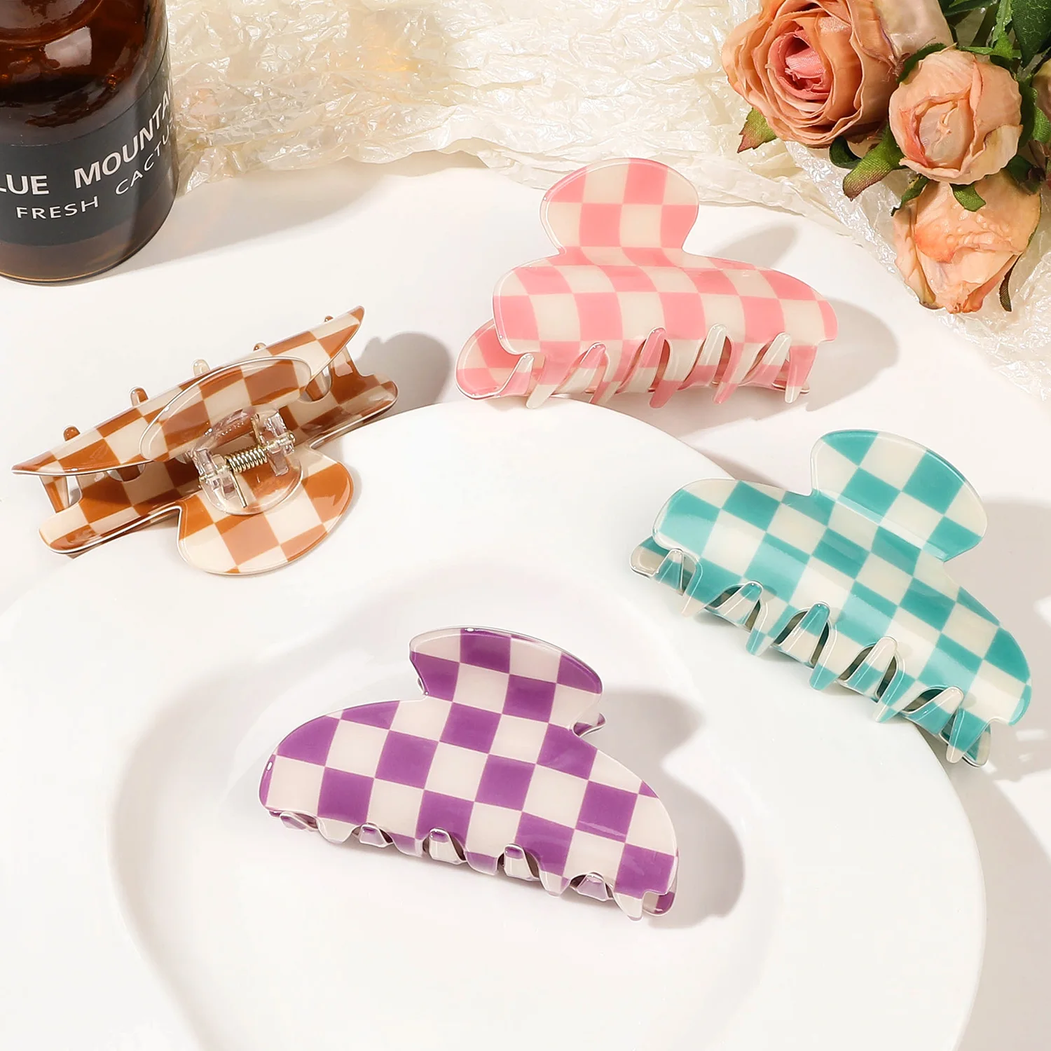 1Pcs Multicolor Checkered Hair Claw Clips for Women Girls, Strong Hold Clips for Thick Hair,90s Hair Clips Y2K Hair Accessories