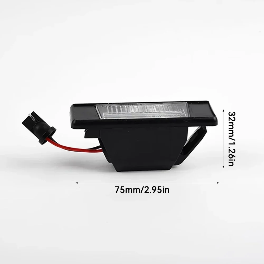 Luz LED para matrícula de coche, lámpara sin errores para Nissan x-trail T30 T31 Qashqai J10 J11 Primera Pathfinder R51 Juke F15 1/2 Uds.