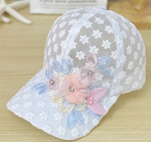 

2024 Summer Ladies Lace Baseball Cap Sunscreen Sun-shading Duck Tongue Cap Embroidered Flowers Mesh Breathable Rebound Cap