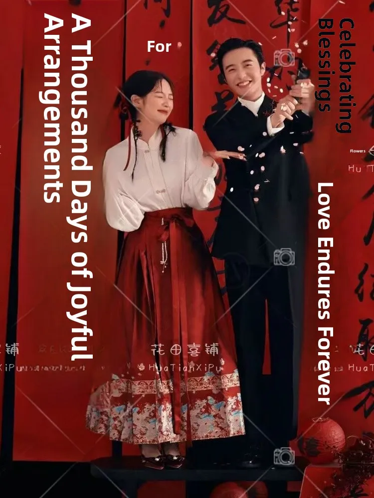 

Autumn Winter New Style Red Chinese Retro Wedding Dress Couple Art Photo Costume Engagement Celebration