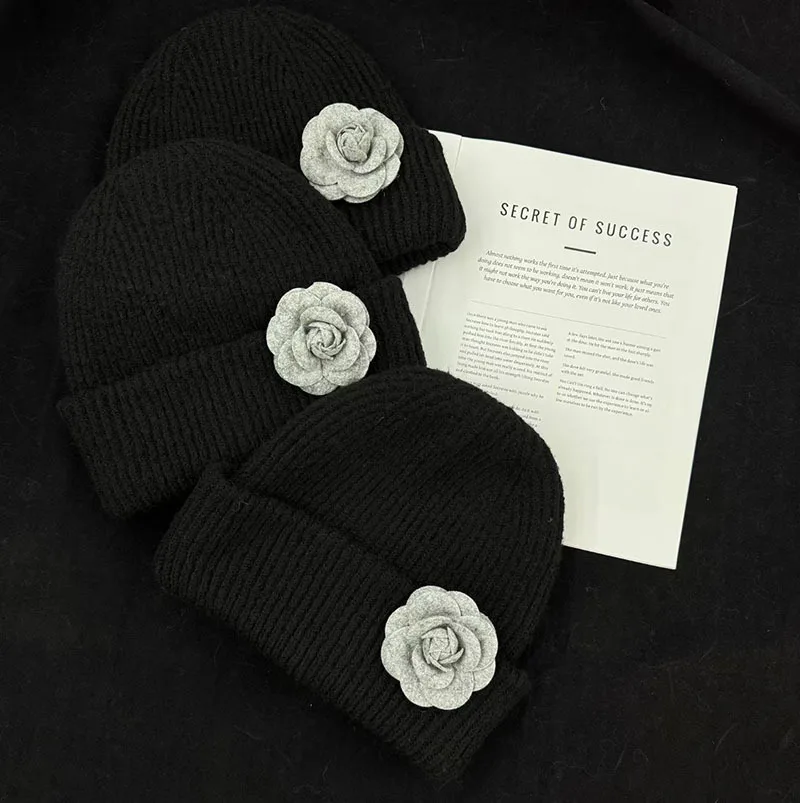 Black Camellia High-end Knitted Beanie Cap Small Fresh Simple Wool Hat Autumn and Winter Warm Temperament Beanie Cold Hat