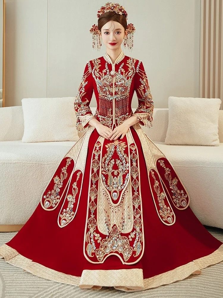 ชุดแต่งงานสไตล์จีนแบบใหม่สำหรับเจ้าสาว ชุดกำมะหยี่ที่หนักแน่นและเข้ารูป