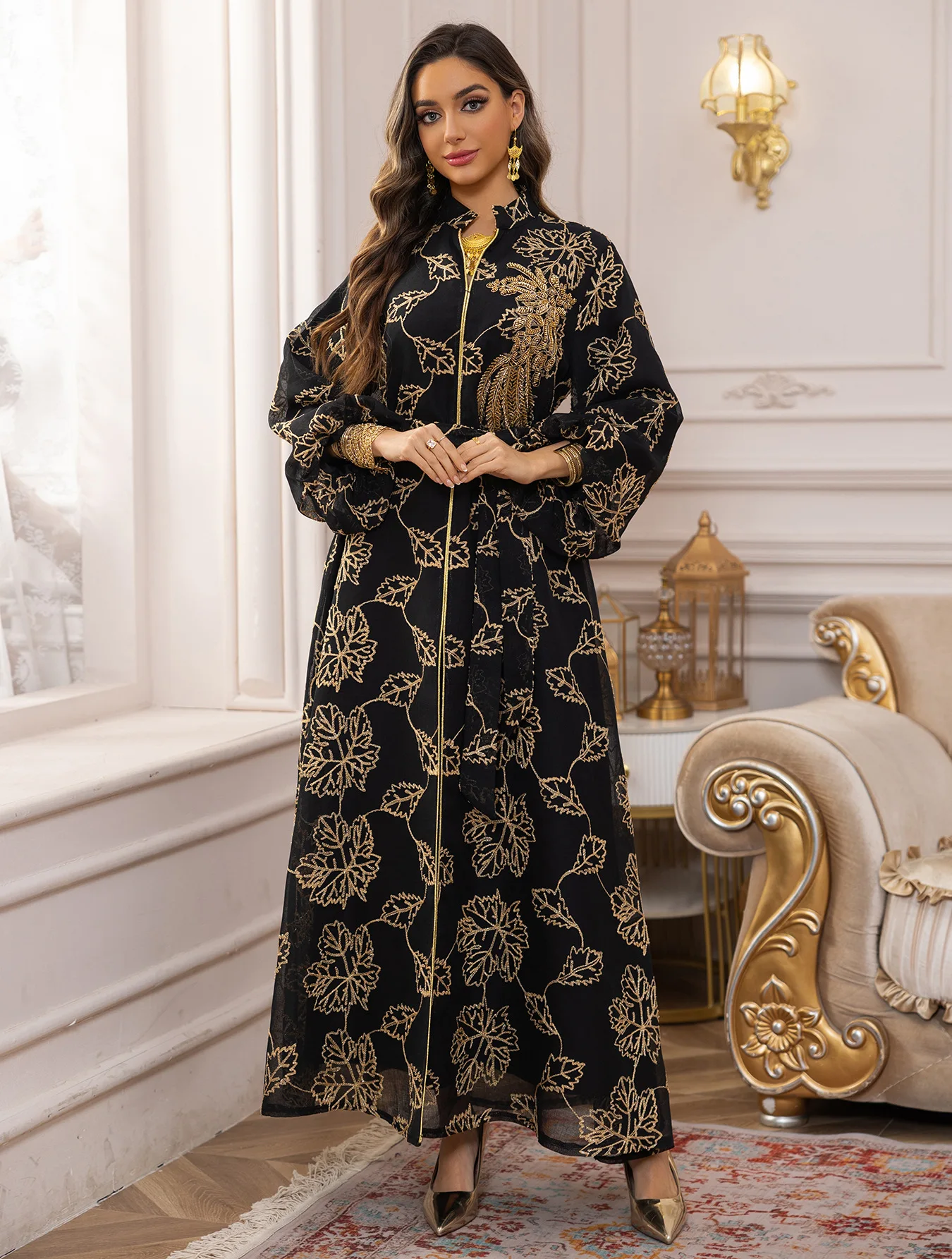 عباية إسلامية سوداء أنيقة مطرزة بالزهور السوداء ملابس إسلامية متواضعة متعددة الاستخدامات مع ذوق ثقافي عربي كاجوال في دبي
