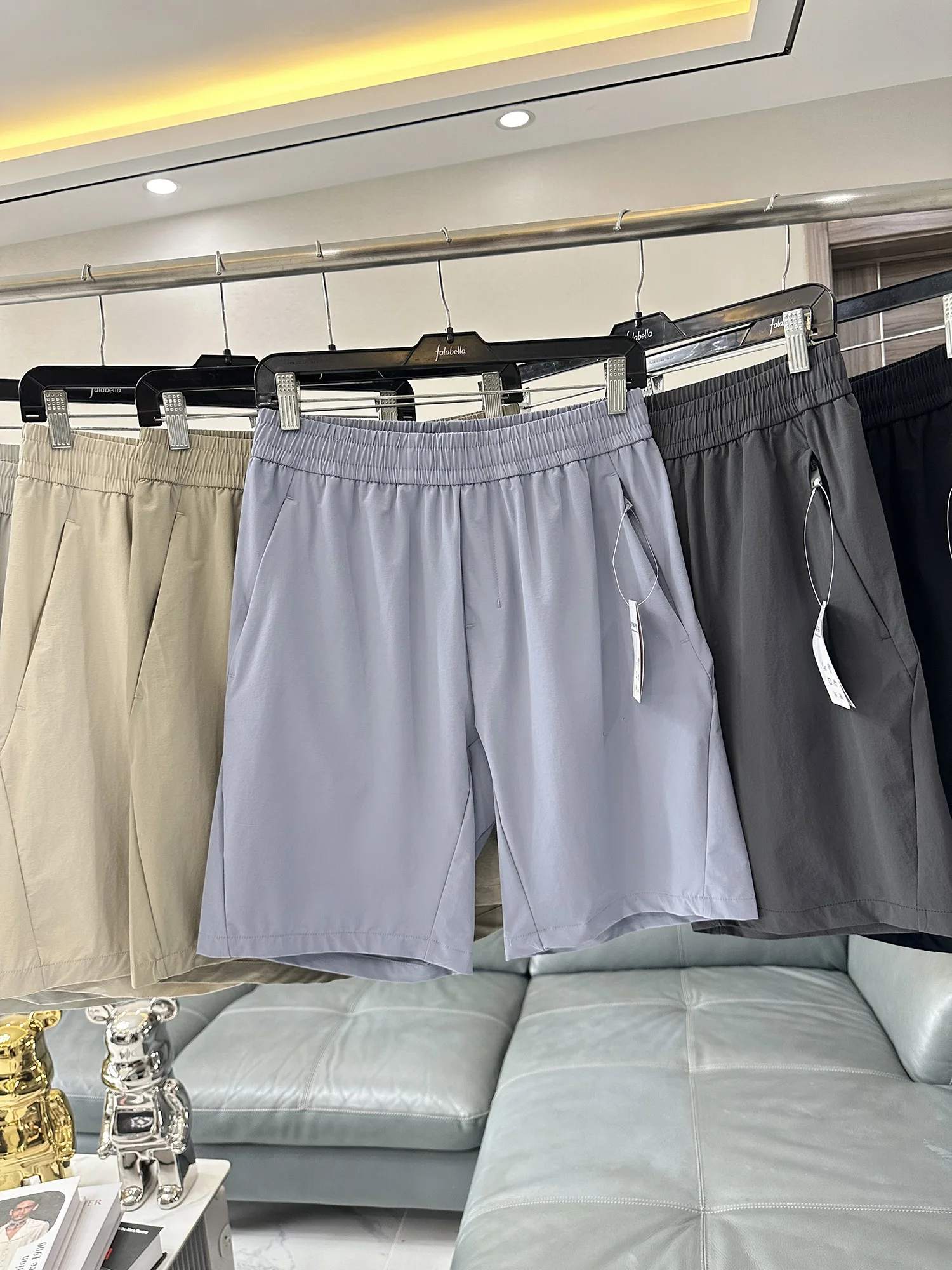 Cooling Technology Lightweight Breathable Quick Dry Versatile Outdoor Training Sports Casual Shorts for Running And Daily Wear