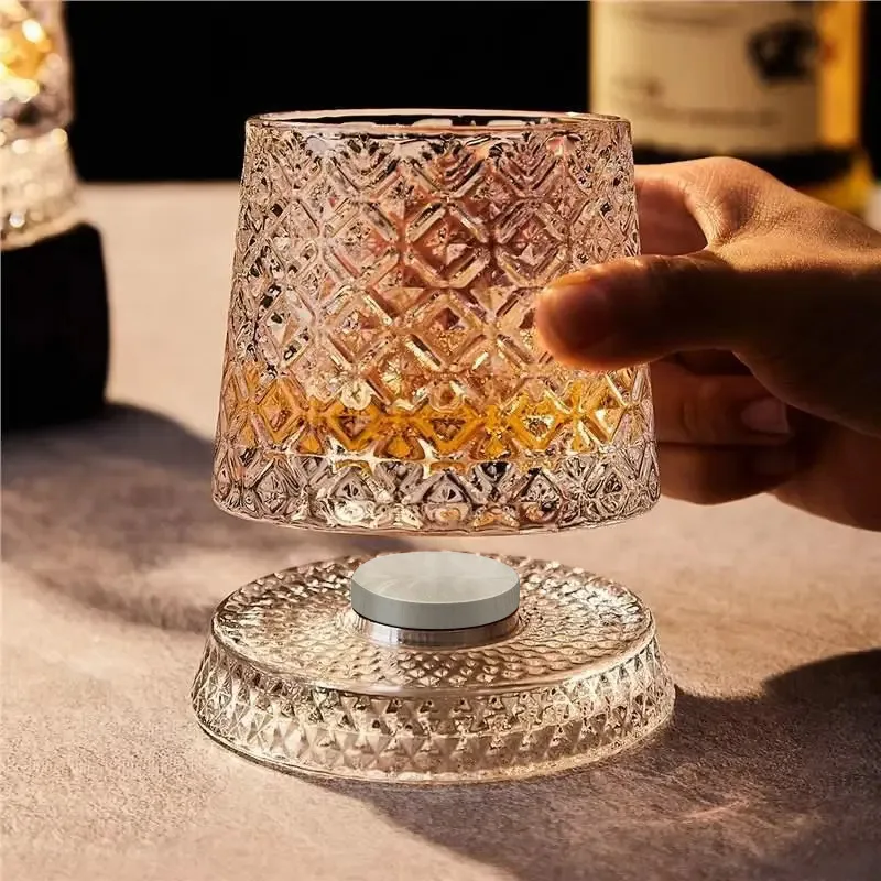 360-Degree Rotating Crystal Whisky Glass with Base, Perfect for Cocktail Parties