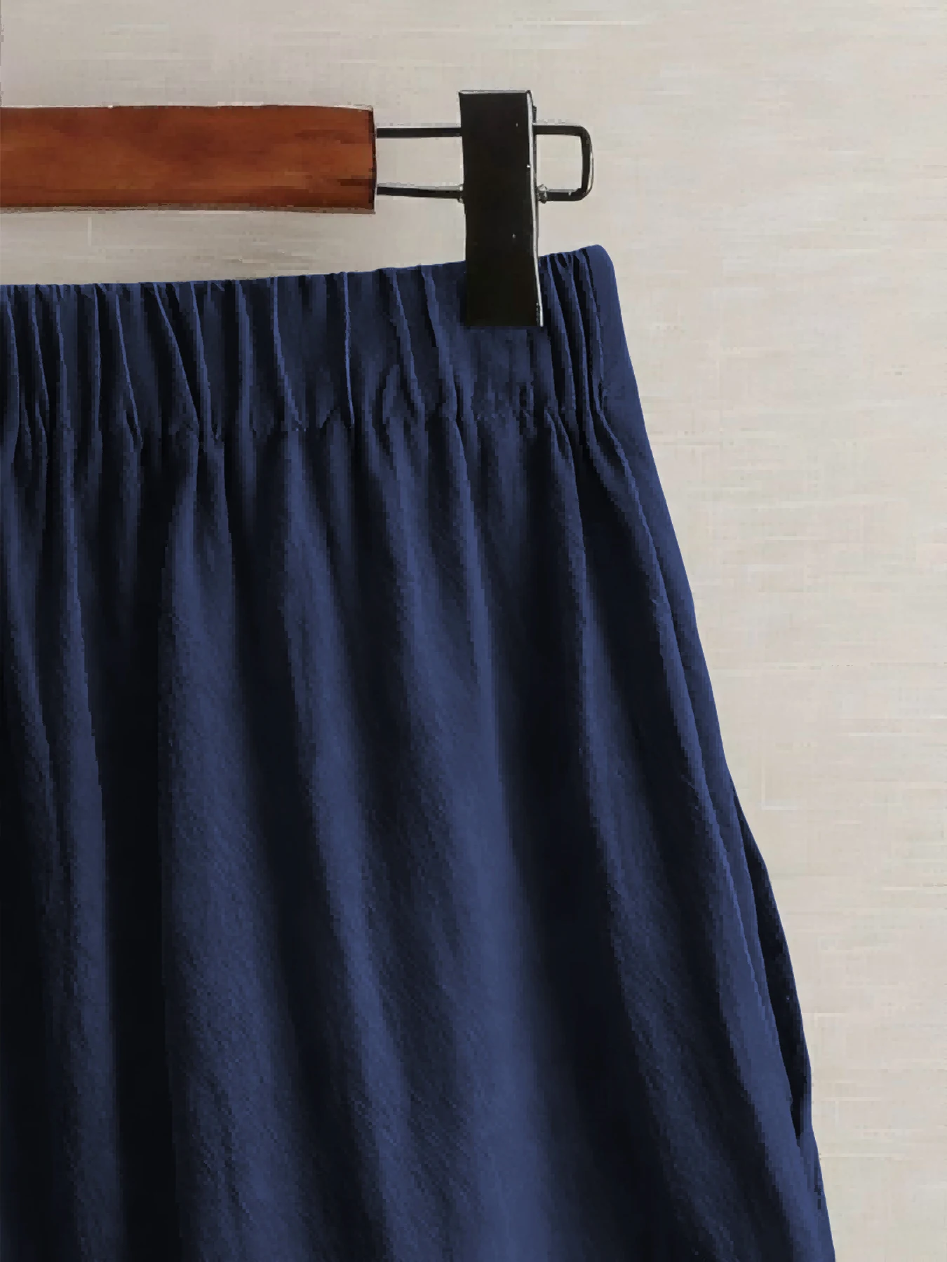 Sommerliche, leichte Damenhose mit fünf Taschen, weite, bequeme, gerade geschnittene Damenhose mit hoher Taille, modische Sport- und Freizeithose für den Außenbereich. – Detail 8