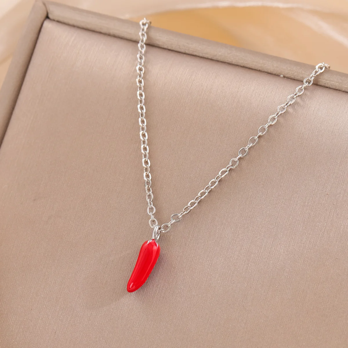 

Red Epoxy 925 Sterling Silver Fashion Red Pepper Pendant Necklaces XL078