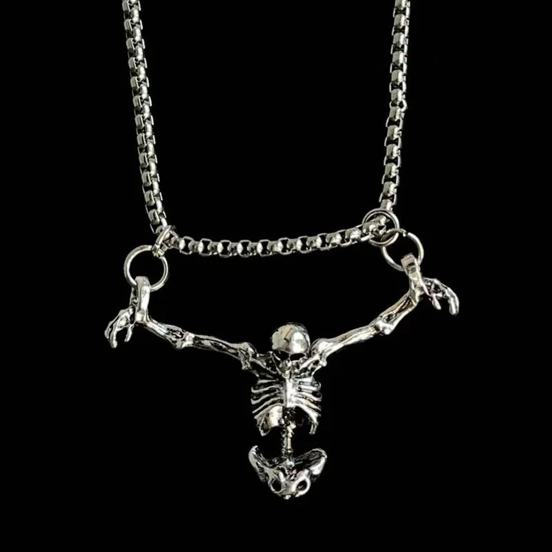 A Fashionable and Creative New Halloween Punk Style Skull Necklace Halloween Gift