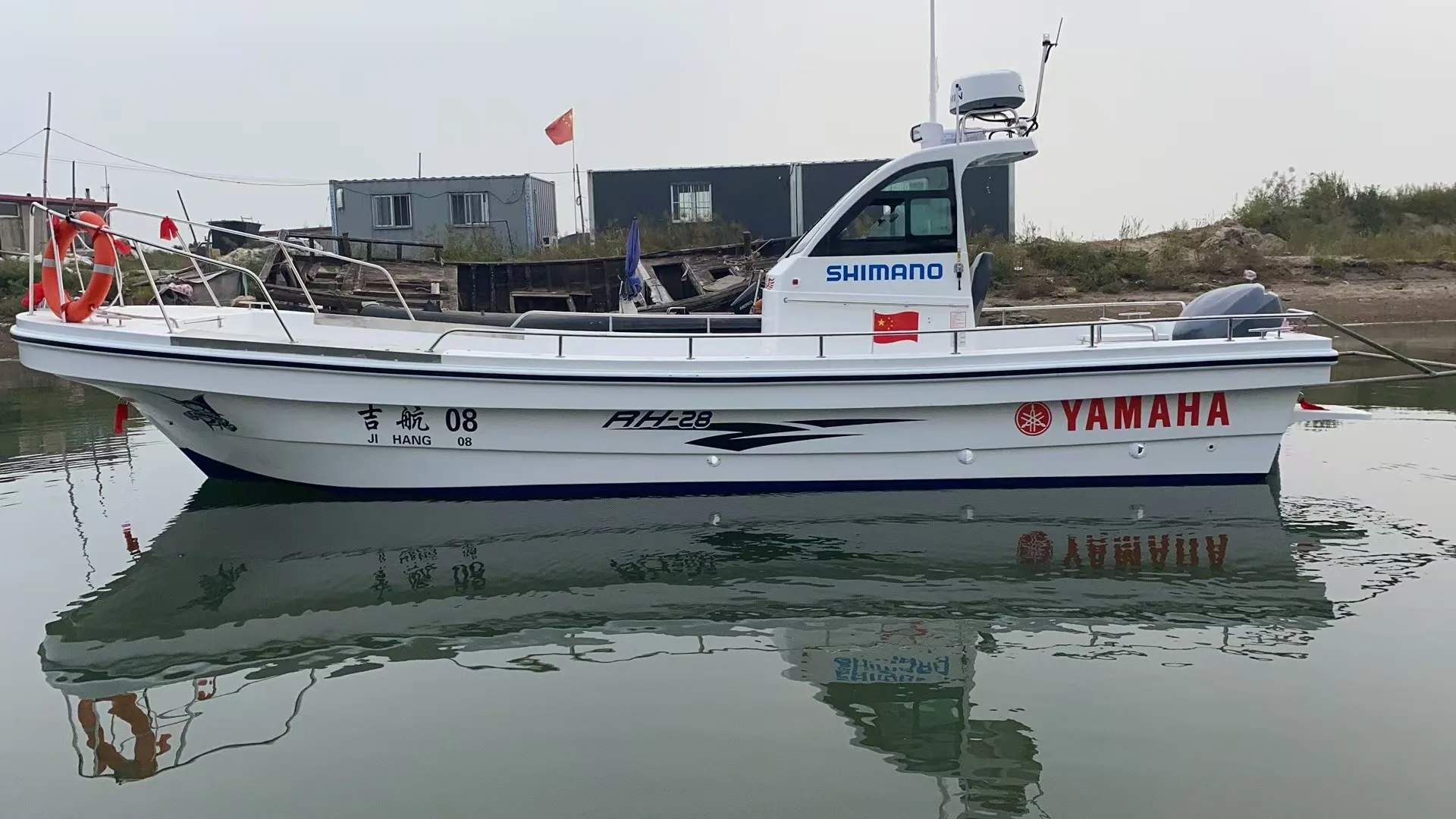 SHUIMAN JINSHAN Luxury 8.6 Meters Fiberglass Welded Sport Yacht Outboard Engine Remote Control Patrol Sightseeing