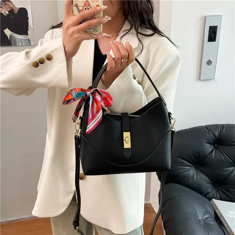 

Модная женская кожаная сумка-тоут через плечо класса люкс, элегантная дизайнерская сумка на плечо, классический стиль для повседневного использования