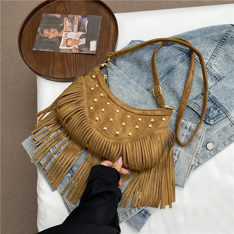 

Designer Half Moon Shoulder Bag Fashion Tassel Handbag Women Luxury Rivet Suede Leather Crossbody Bag Small Phone Purse Trend