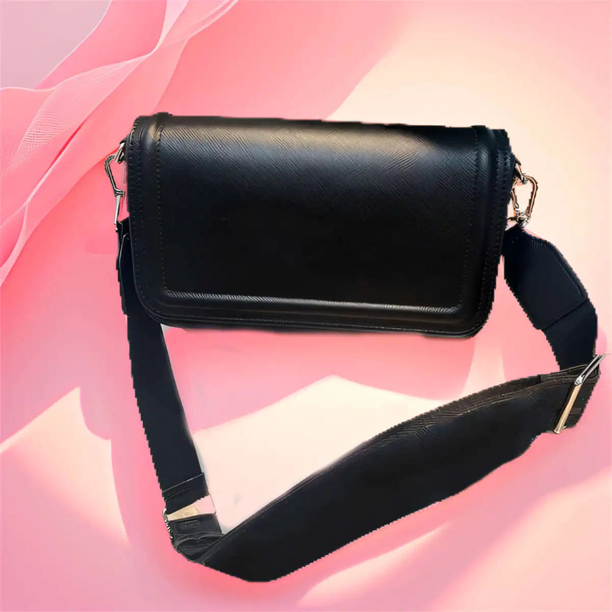 

Letter Crossbody Bag: Trendy Style for On-the-Go