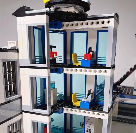 

С оригинальной коробкой, городская серия, вид на улицу, модель полицейской станции, строительные блоки 60141, кирпичи, детские подарки на Хэллоуин, Рождество