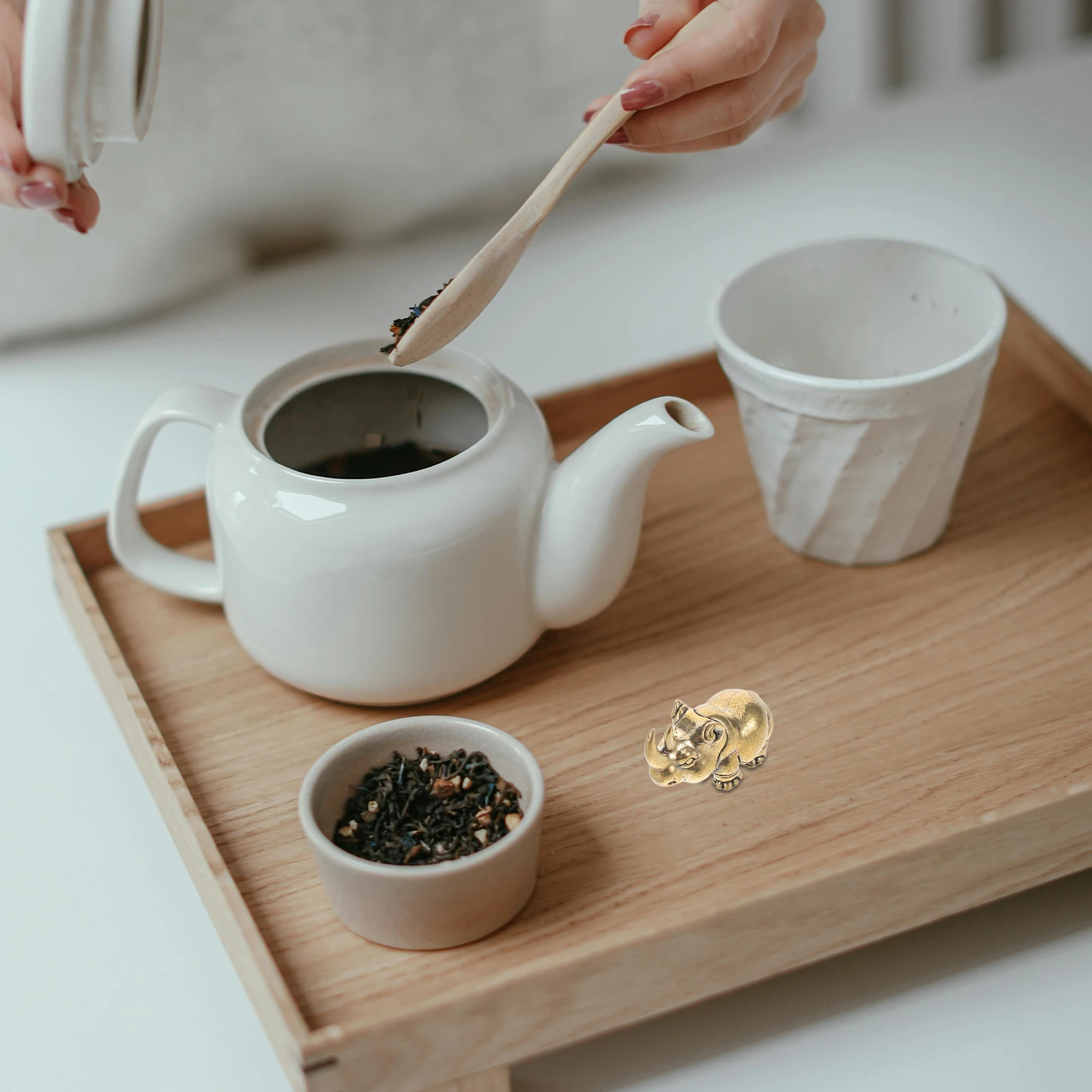 

Solid Rhino 1.5X1.1 Inch Mini Metal Animal Statue Vintage Desktop Ornament Home Decor Tea Pet Office Accessories Small Sculpture