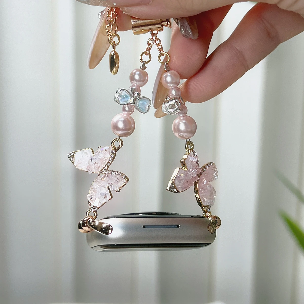 Cinturino in metallo per gioielli a farfalla per cinturino Apple Watch 41mm 45mm 44mm 40mm 38/42mm cinturino da donna di lusso per iWatch 9 8 SE 7 6