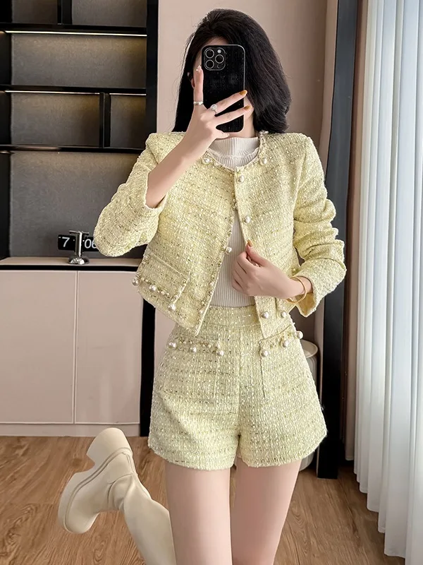 

Women's yellow pearl woven 2-piece short jacket+shorts 2025 autumn and winter new style small fragrance temperament set