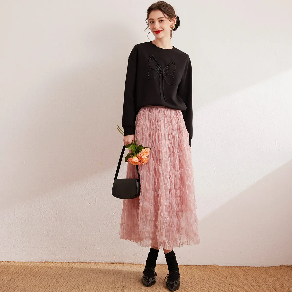 LOUIS YAO 2025 Three-dimensional Embroidery Combined with Handmade Knot Decoration Round Neck Long Sleeved Women's Hoodie