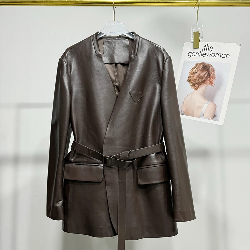 Giacca in vera pelle bordeaux da donna in pelle di pecora conciata al vegetale con scollo a V cintura chiusura in vita cappotto da abito di media lunghezza slim fit Chaqueta