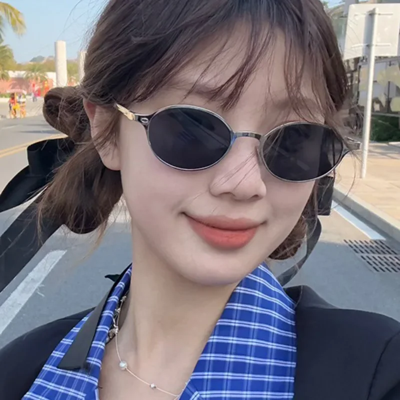 

2025 New Brand Design Oval Sunglasses Woman Beach Stylish Outdoor UV400 Eyewear Men Trendy Classic Sun Shades Women