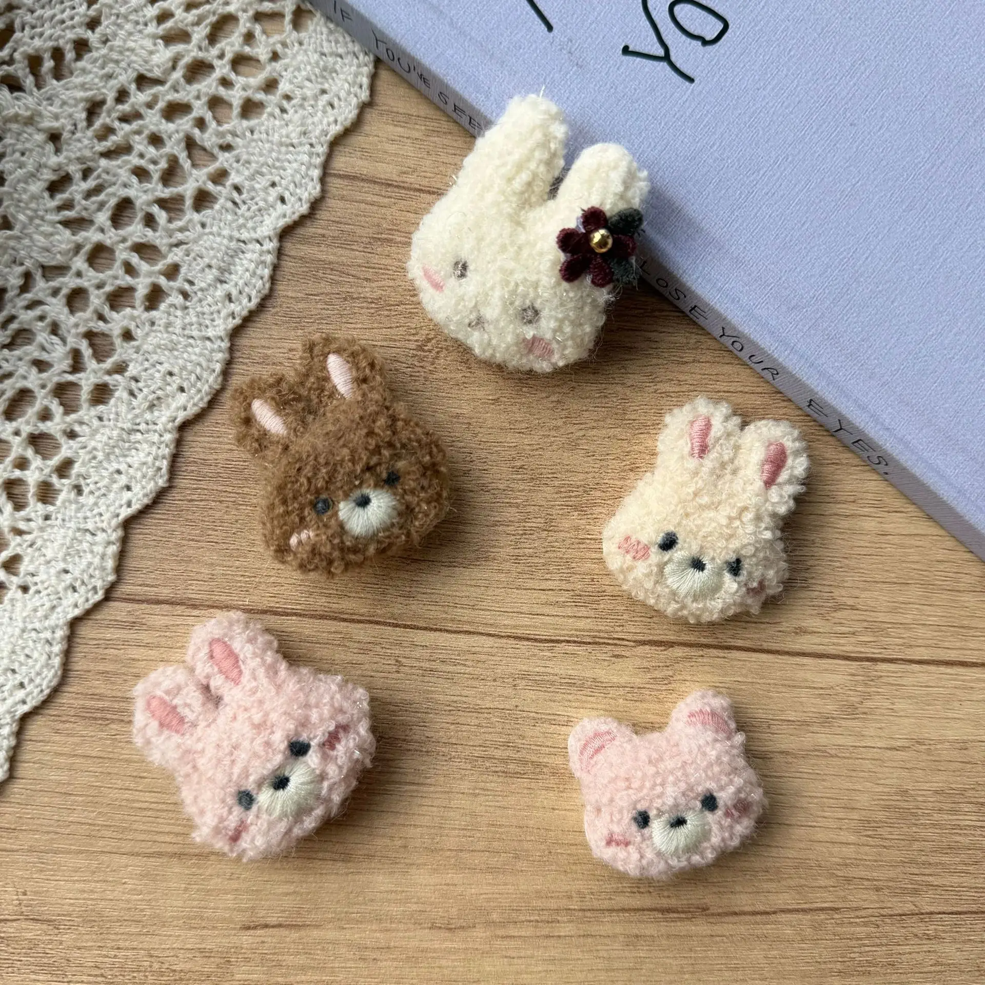 

Cartoon Animal Bear Brooch Pin Plush Bunny Head Doll for Shoes Hat Pendant Clothing Embellishment Premium Handmade