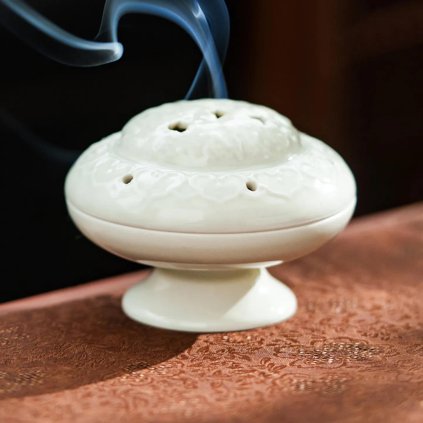 Chinese-style Retro Cloud-shaped Incense Burner Ceramic Base Incense Sticks Candlestick Candle Holder Incense Holder Base