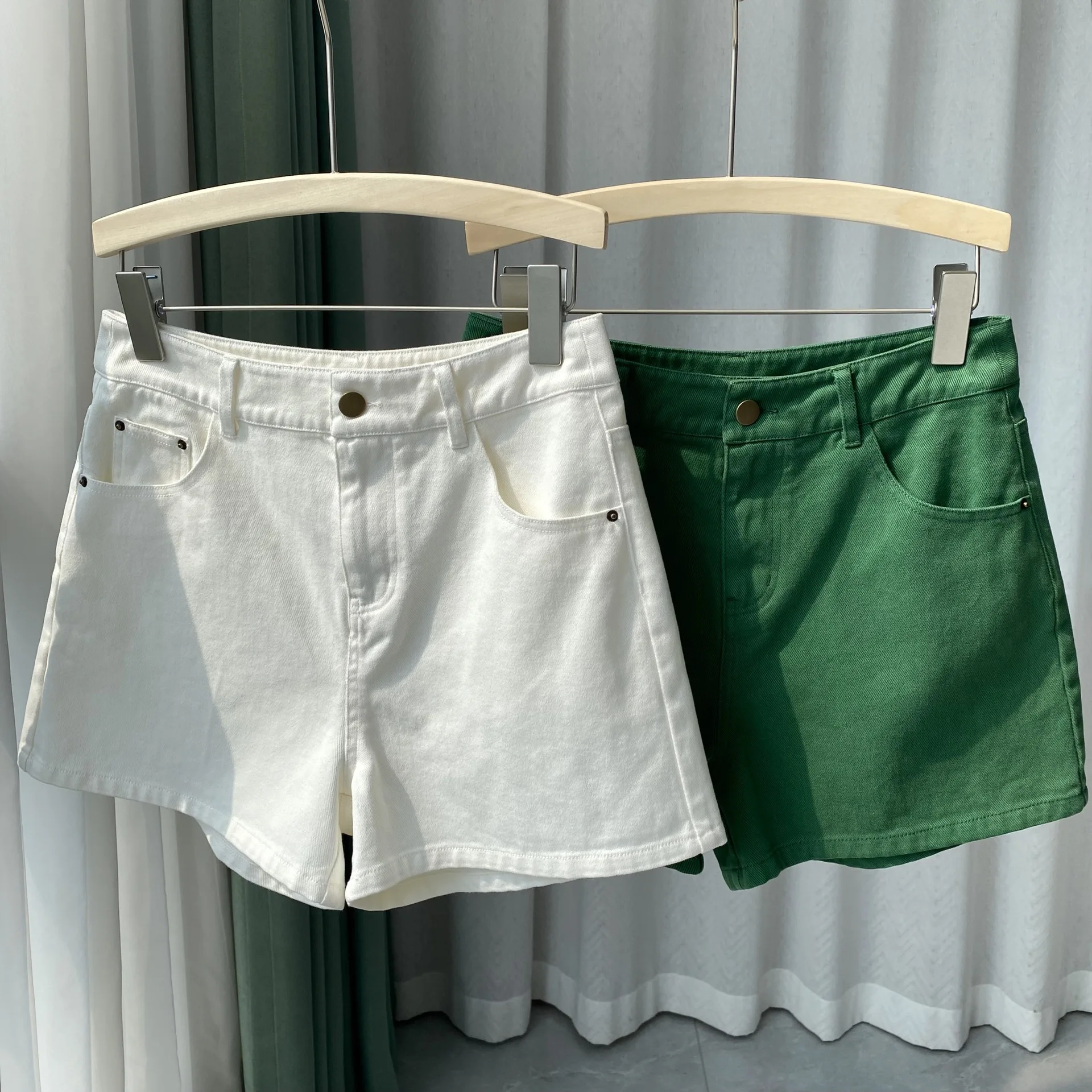 

Шорты женские джинсовые с завышенной талией, хлопок, повседневные штаны на молнии, с карманами, белые или зеленые, лето 2024