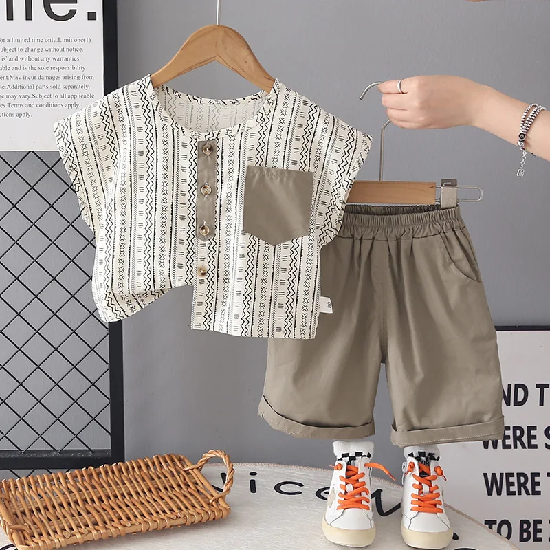 

Летняя одежда для мальчиков, детская одежда 2026: Новый детский кардиган, рубашка с коротким рукавом, топы и шорты, комплект из двух предметов, костюм для мальчиков