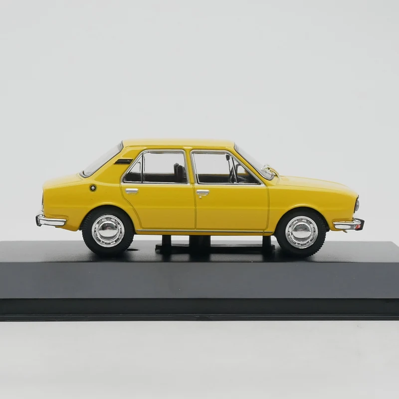 Ixo-ダイキャストメタルカーおもちゃ、シュコダ120 ls、車両モデル、1:43