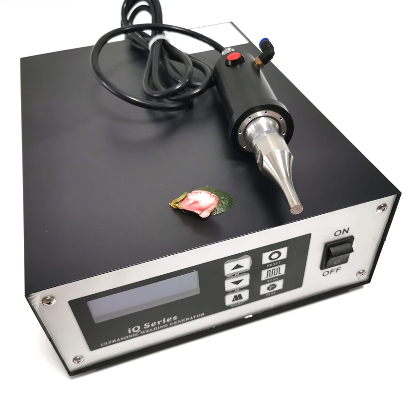 

40khz 300w Automatic Protection Circuit Ultrasonic Welding Controller And Handheld Transducer