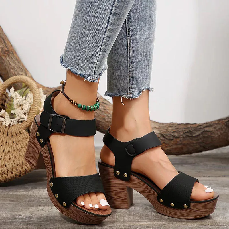 Rivets Sandals Woman Summer Ankle Buckle Clogs Sandalias Mujer High Heels Platform Sandals for Women Pu Leather Suqare Heel