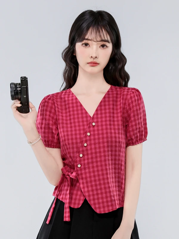 

Новая летняя женская футболка с коротким рукавом, цвета драконьего фрукта, в клетку, с V-образным вырезом, с узлом на плече, прямого кроя, из хлопка