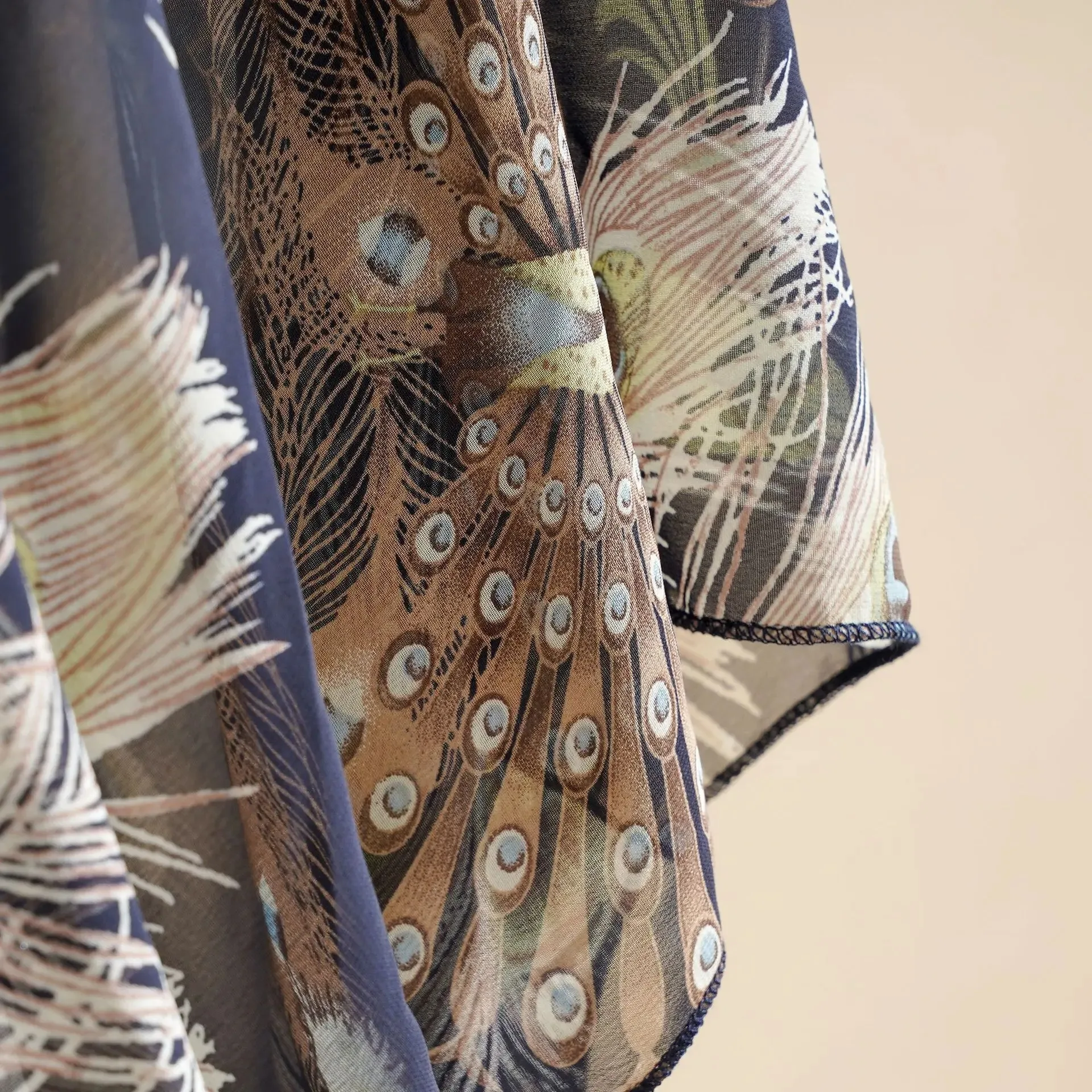 Camicia con bottoni floreali con protezione solare Cover Up per donna Abito a tunica da spiaggia in chiffon allentato per le vacanze Abito estivo 2025 Abbigliamento da spiaggia