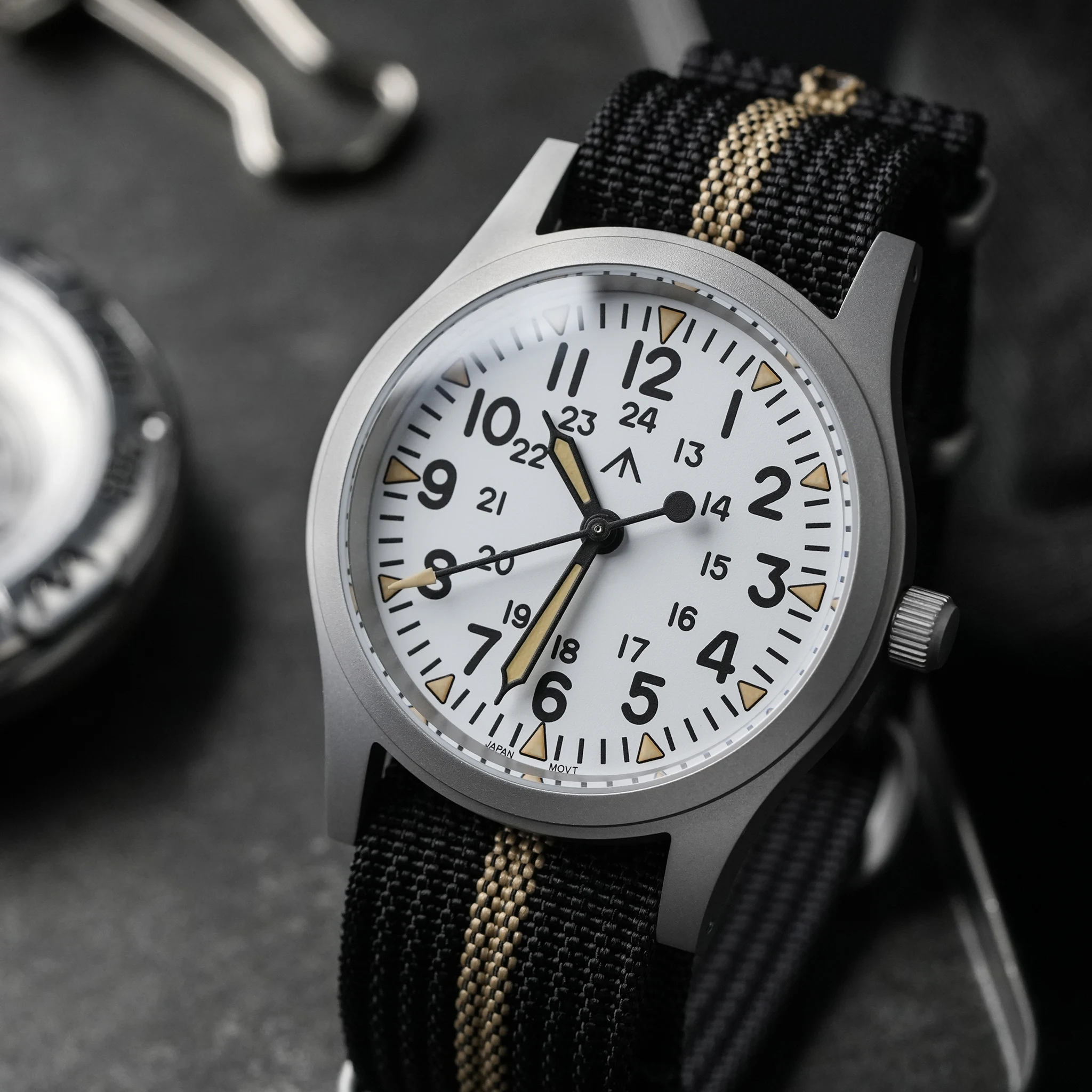Militado ML05B 38mm Military Quartz Watches Miyota 2035 Movement Sapphire Crystal C3 Lumes Waterproof 100M Vintage Field Watch