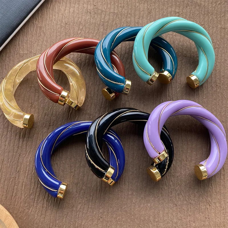 

French Retro Niche Design Spiral Wire Kinking Opening Bangle thick Bracelet Individuality, Unique Light Luxury High-end Feeling